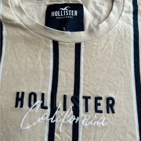 Teen/mens size S Hollister long sleeved tan, blue and white tee - Picture 5 of 7
